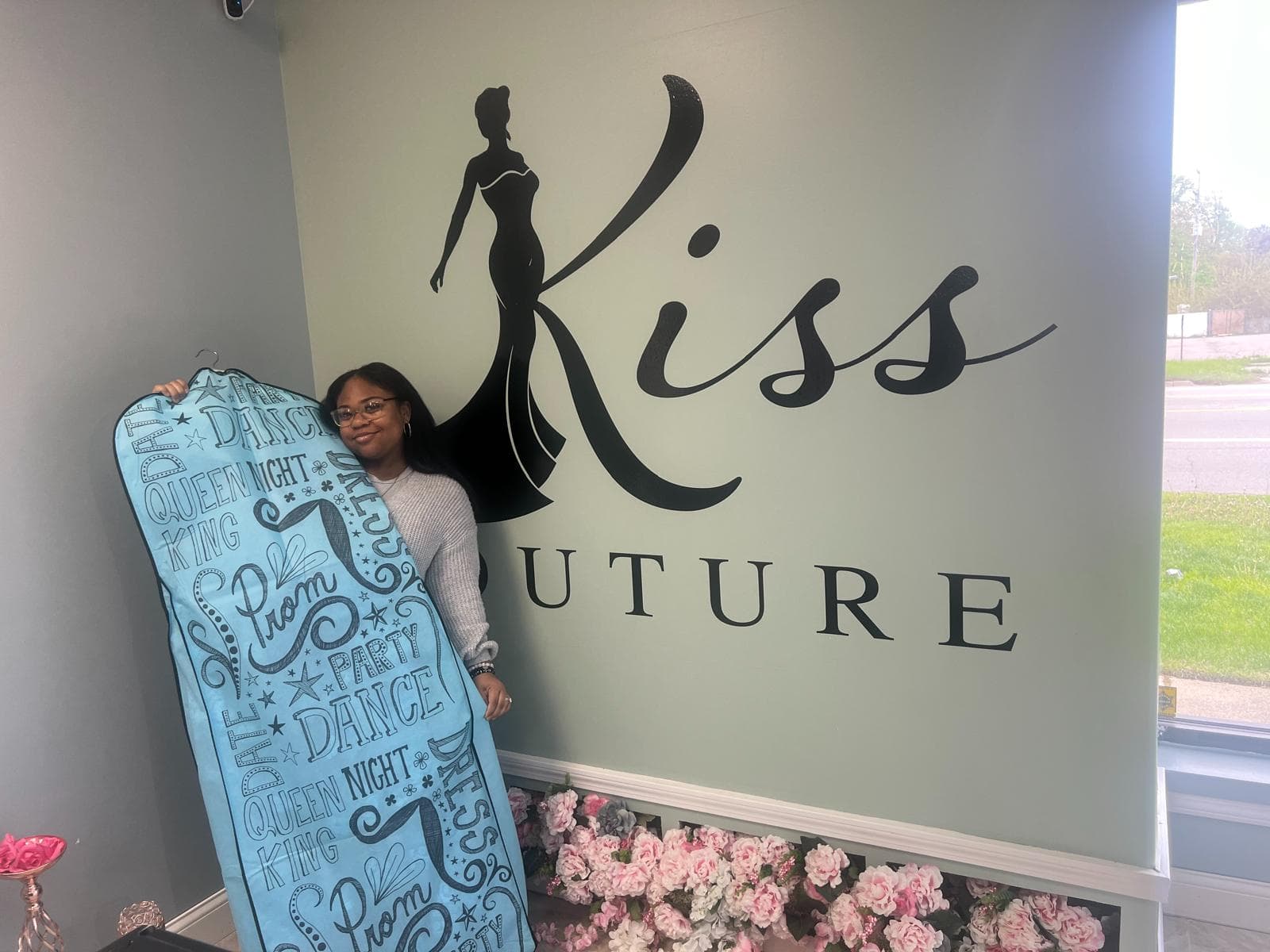 Have You Been Kissed gallery moment 17